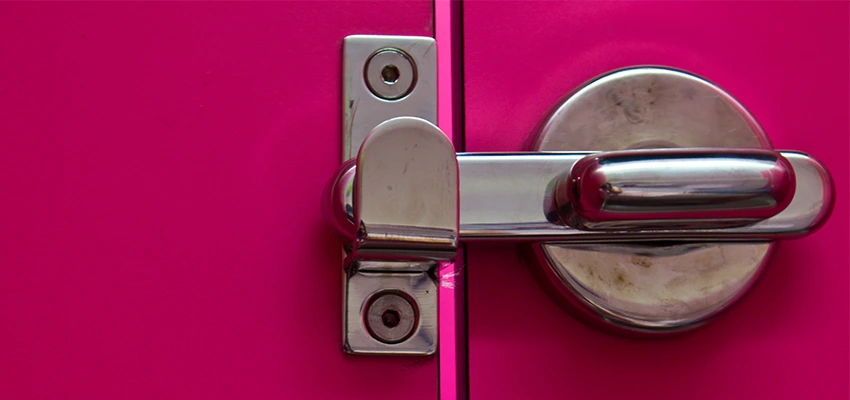 Childproof Gate Lock in Rolling Meadows, Illinois