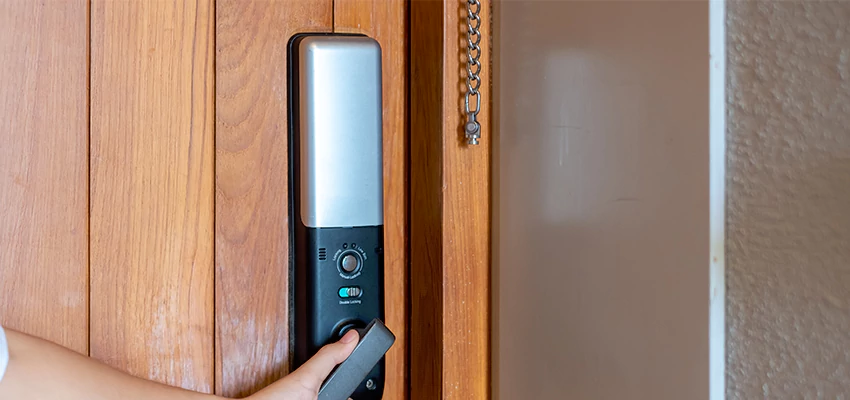 Home Security Electronic Locks Upgrades in Rolling Meadows, IL